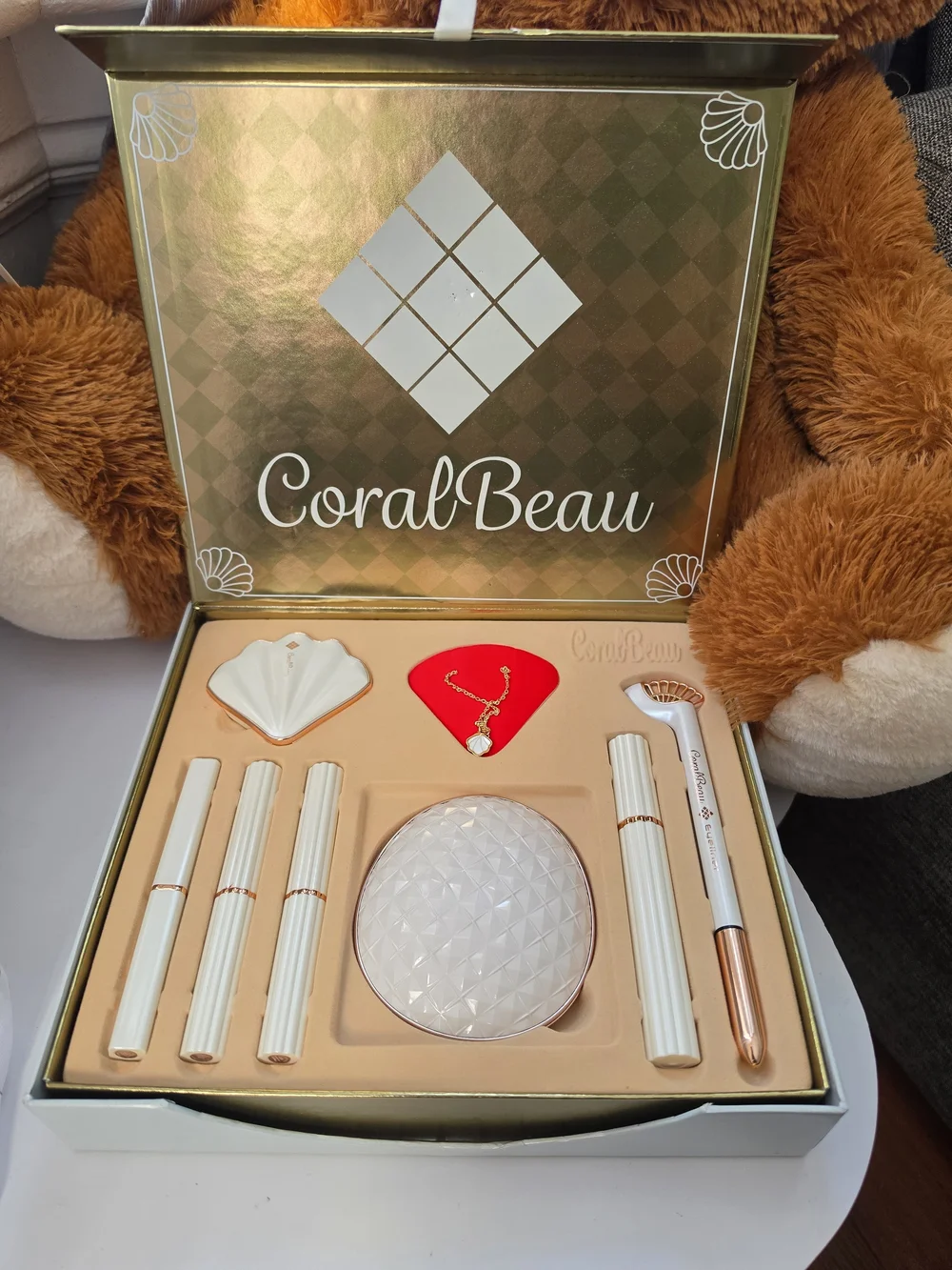 CoralBeau Beauty Set in White and Rose Gold